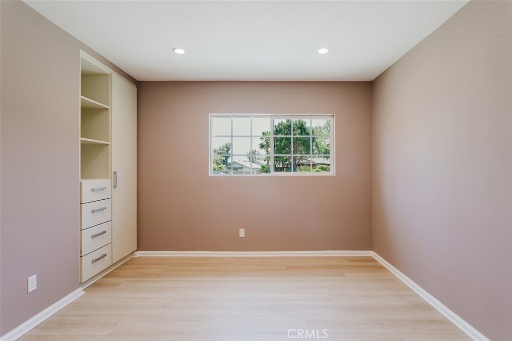 9540 Debra Avenue - Photo 23