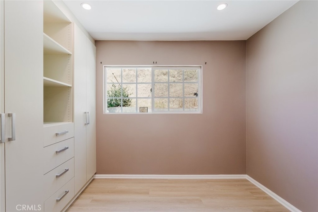 9540 Debra Avenue - Photo 25