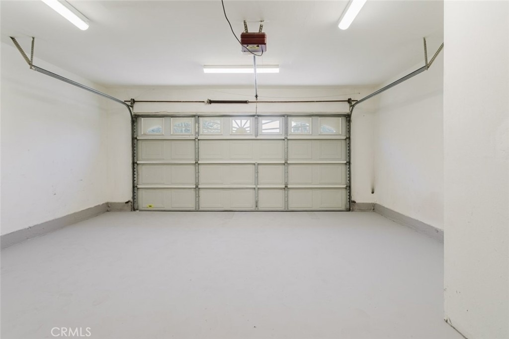 9540 Debra Avenue - Photo 40