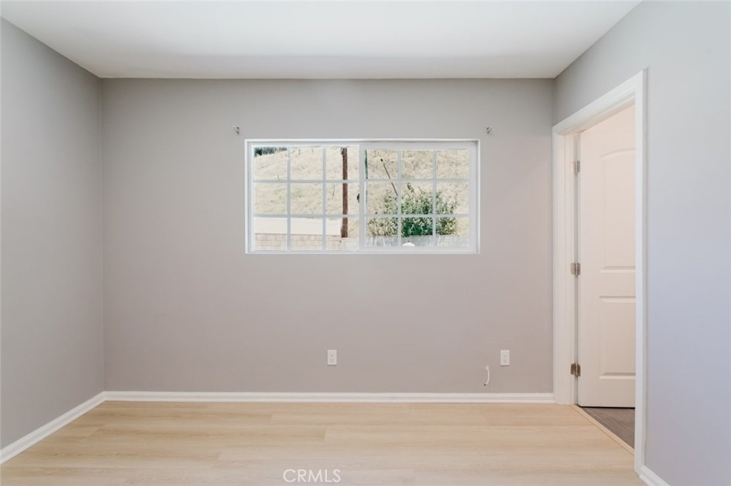 9540 Debra Avenue - Photo 34