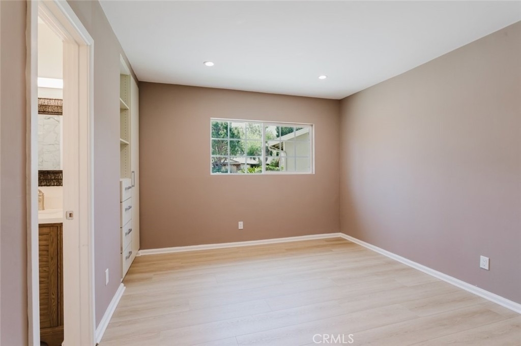 9540 Debra Avenue - Photo 21