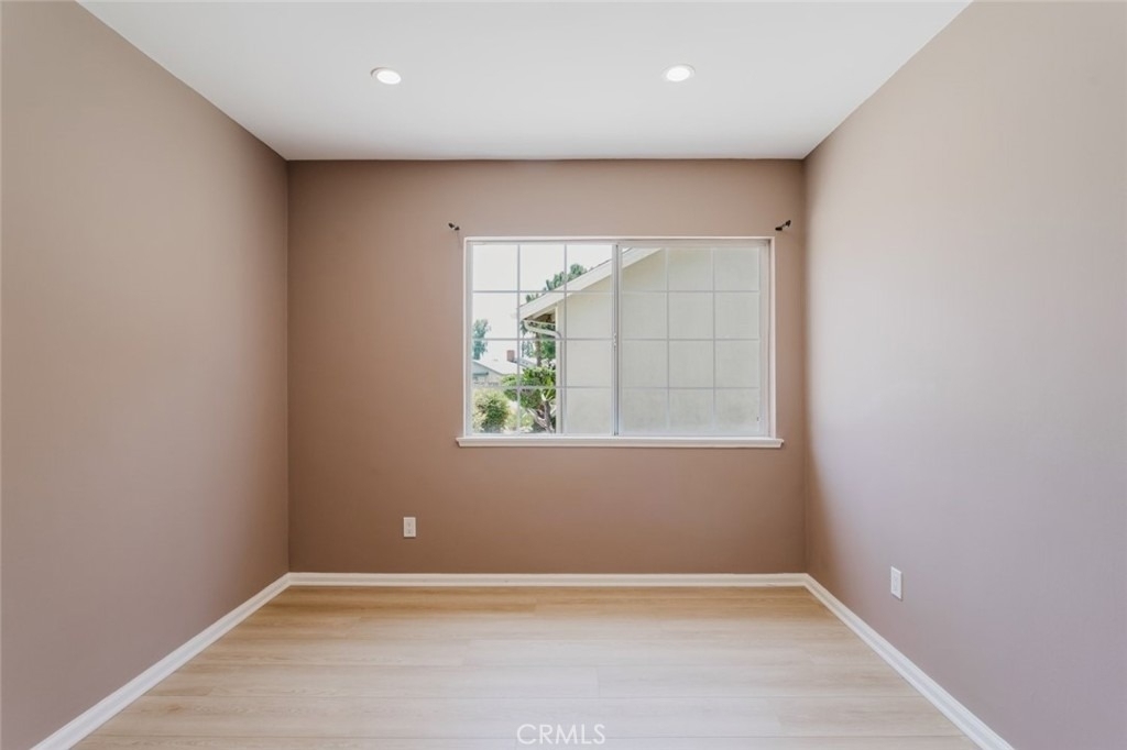 9540 Debra Avenue - Photo 38
