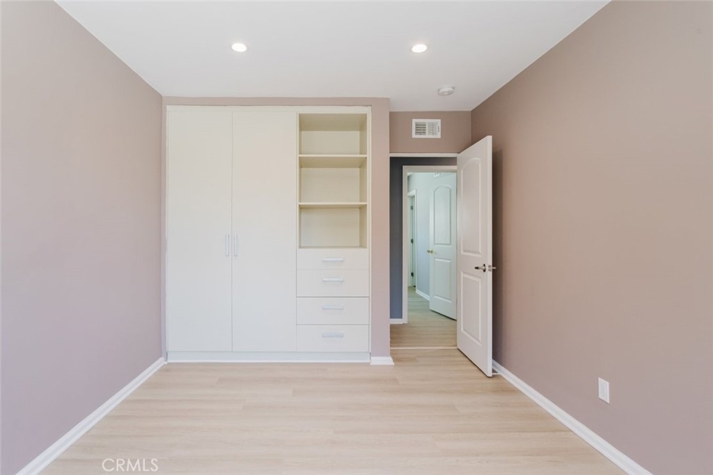 9540 Debra Avenue - Photo 39