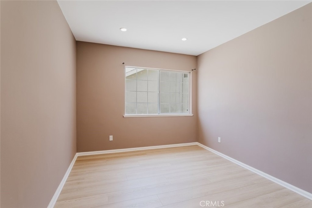 9540 Debra Avenue - Photo 37