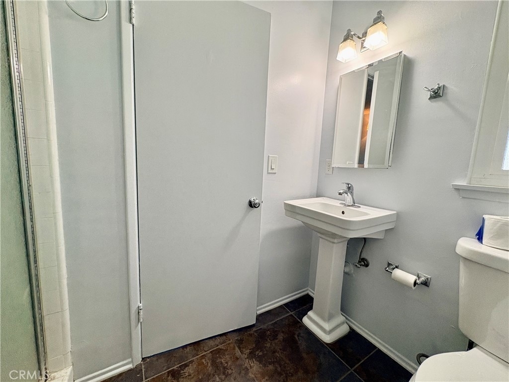 637 Geneva Avenue - Photo 15