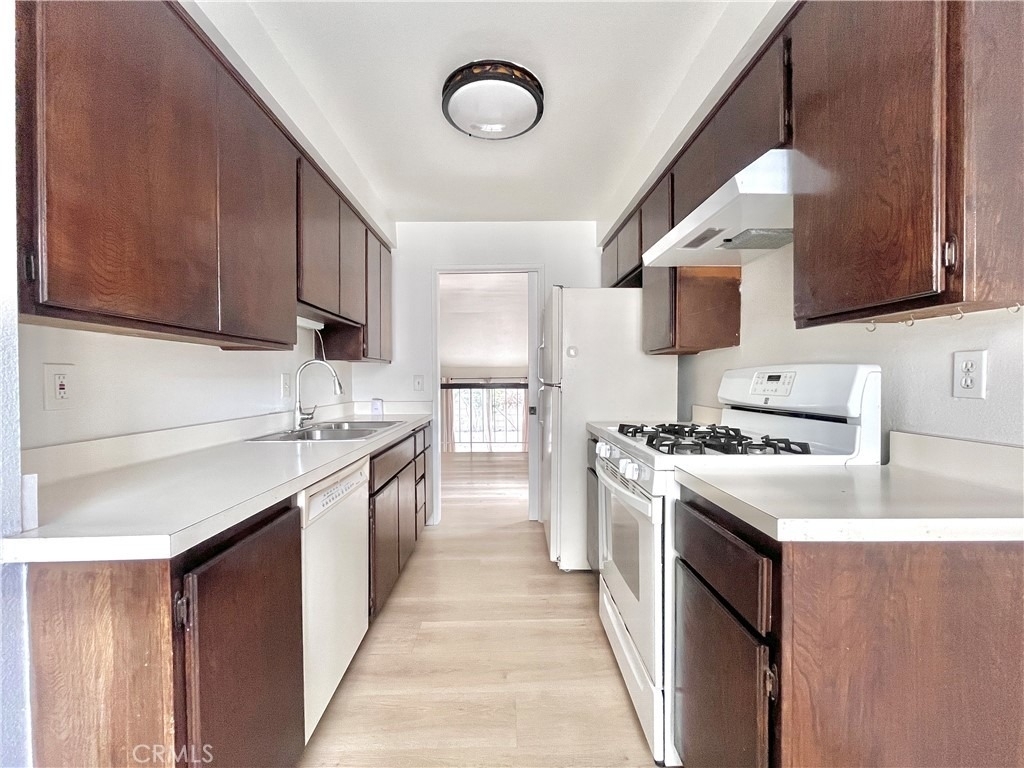 598 W Huntington Drive - Photo 6