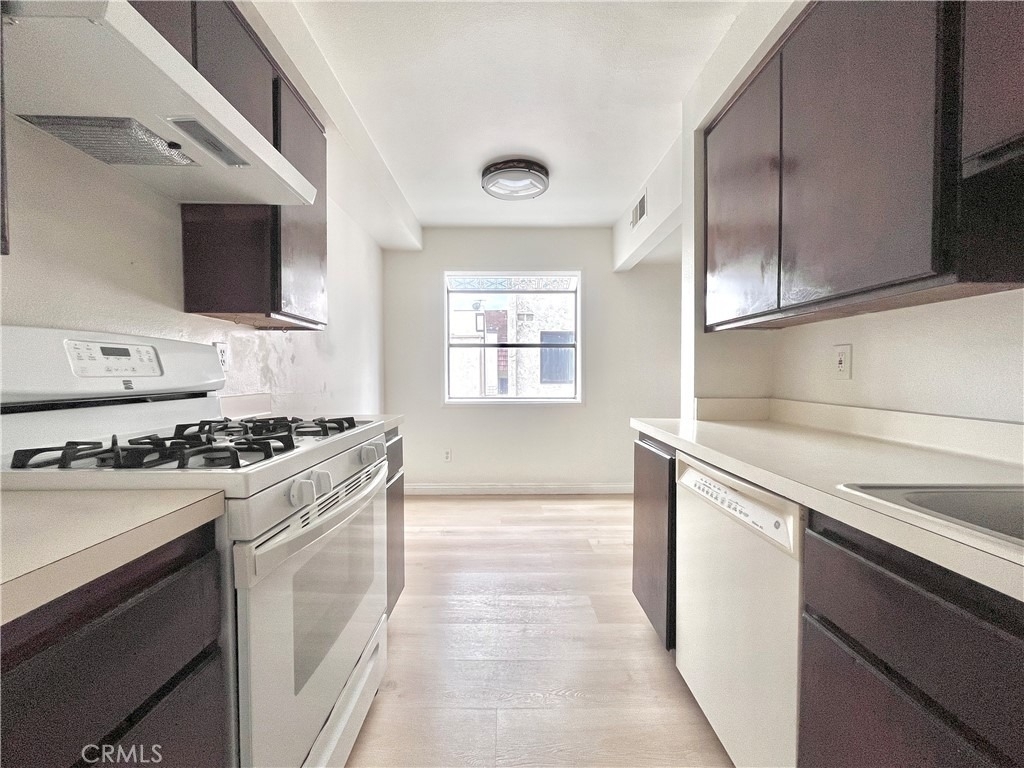 598 W Huntington Drive - Photo 8