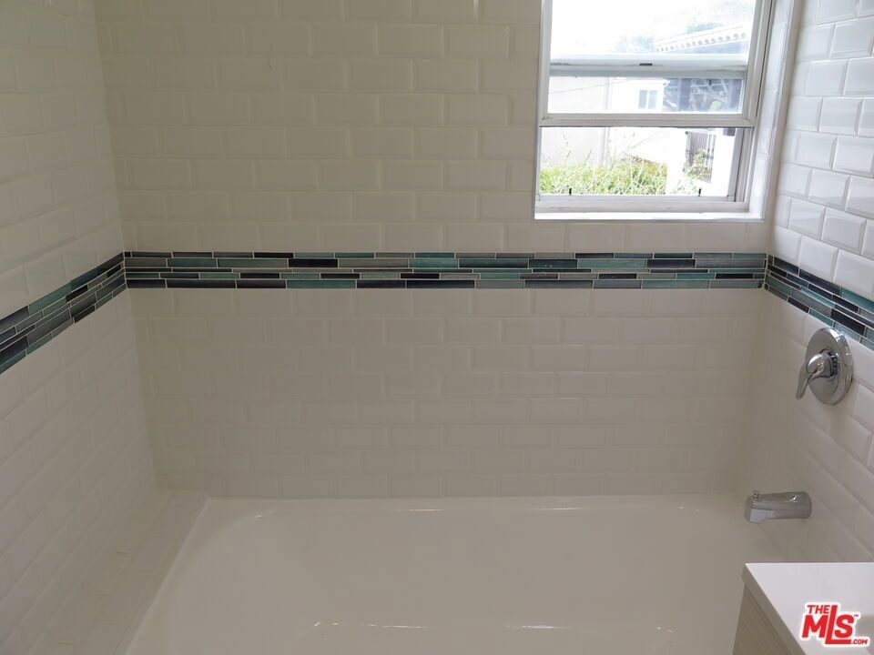 2221 Ocean Park Boulevard - Photo 13