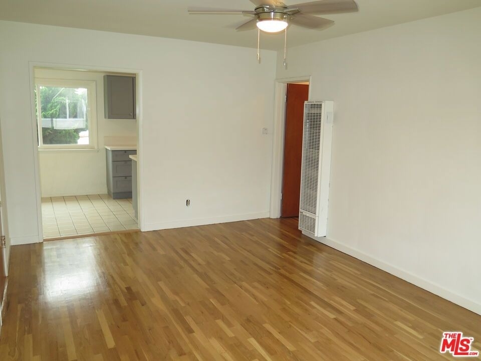 2221 Ocean Park Boulevard - Photo 2