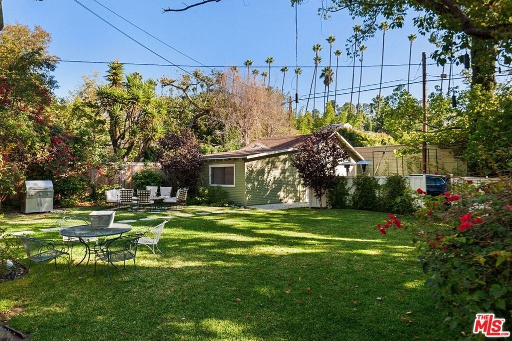 2102 N Bronson Avenue - Photo 36