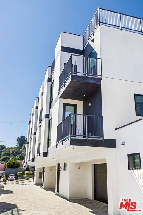 2223 Clifford Street - Photo 9