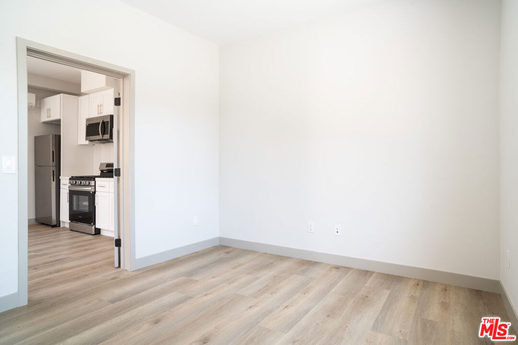 2223 Clifford Street - Photo 6