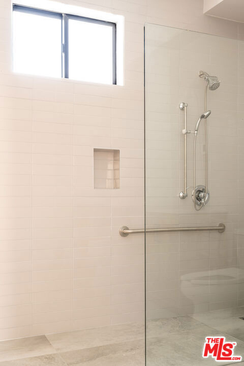 2223 Clifford Street - Photo 8