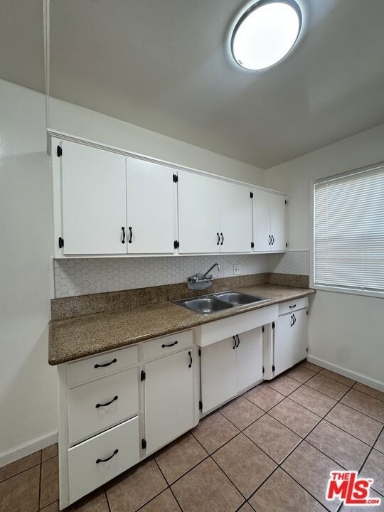 850 S St Andrews Place - Photo 2