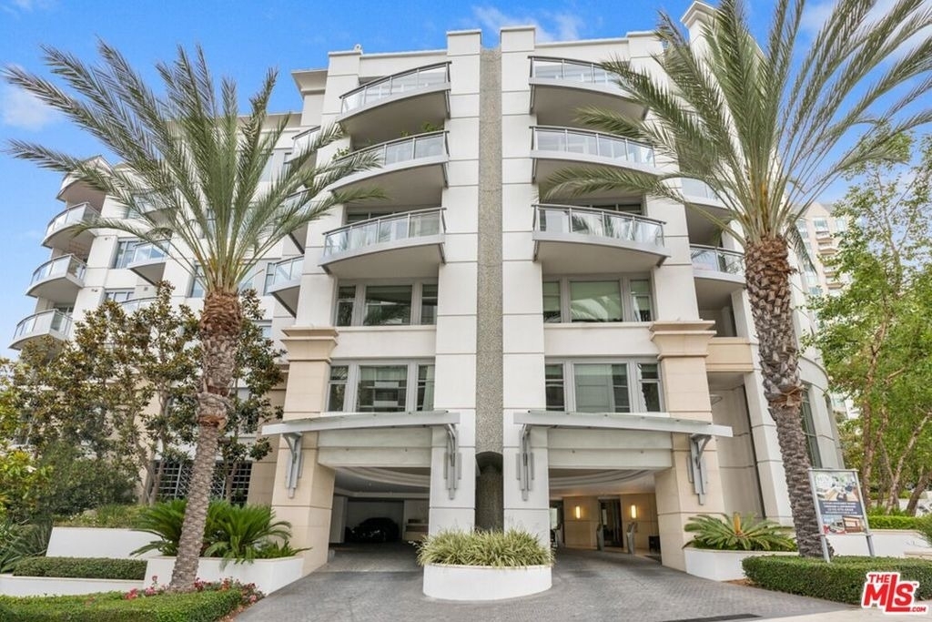 10700 Wilshire Boulevard - Photo 22