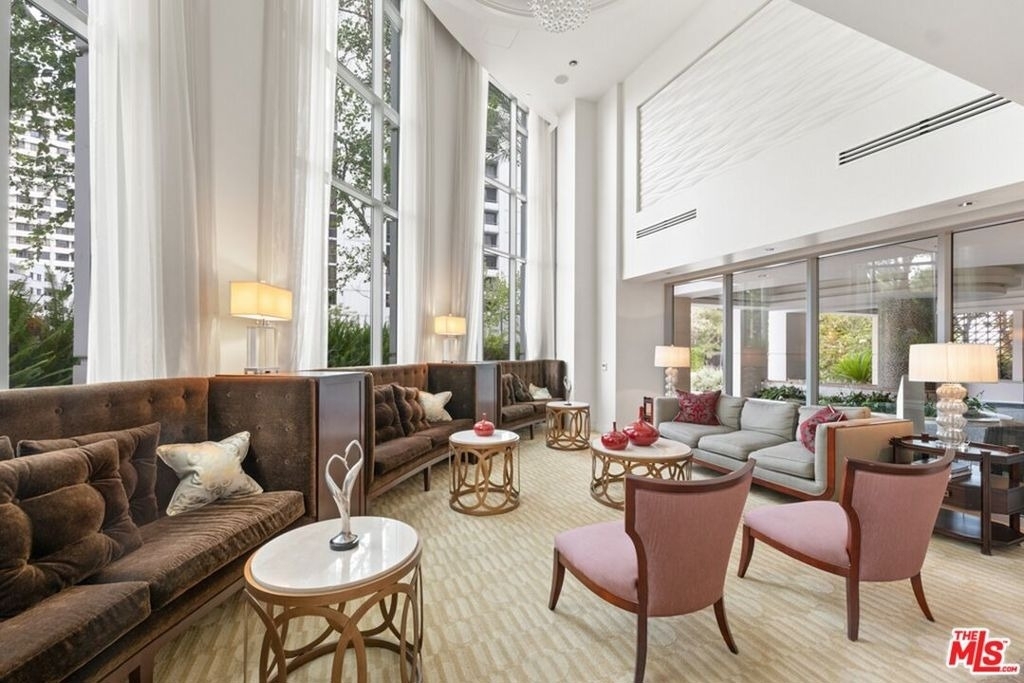 10700 Wilshire Boulevard - Photo 8