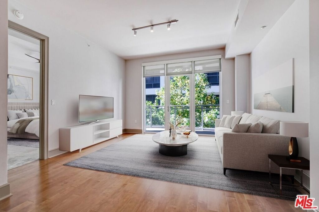 10700 Wilshire Boulevard - Photo 2