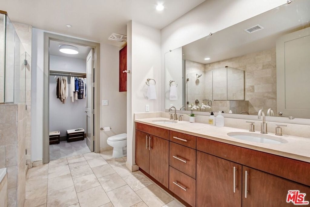 10700 Wilshire Boulevard - Photo 6