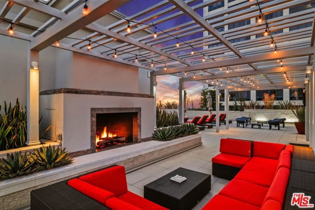 10700 Wilshire Boulevard - Photo 17