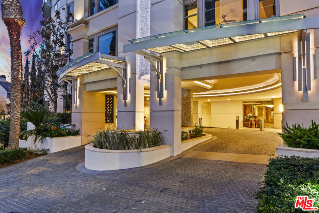 10700 Wilshire Boulevard - Photo 20