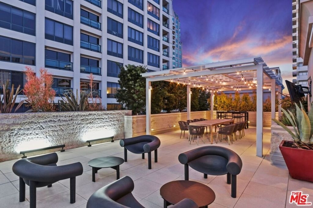 10700 Wilshire Boulevard - Photo 16