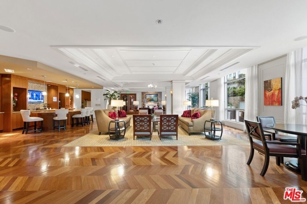 10700 Wilshire Boulevard - Photo 9