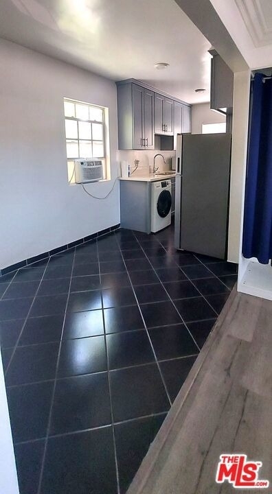 1053 S Stanley Avenue - Photo 6