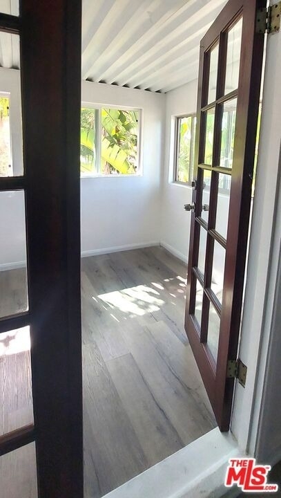 1053 S Stanley Avenue - Photo 4