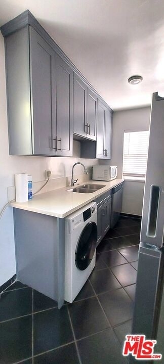1053 S Stanley Avenue - Photo 7