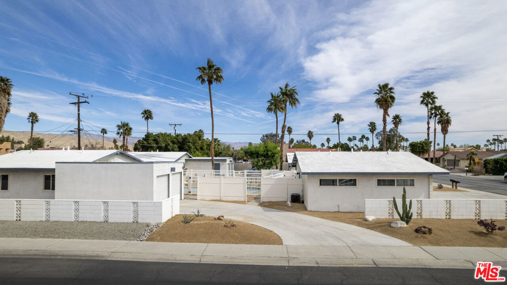 68080 Risueno Road - Photo 2
