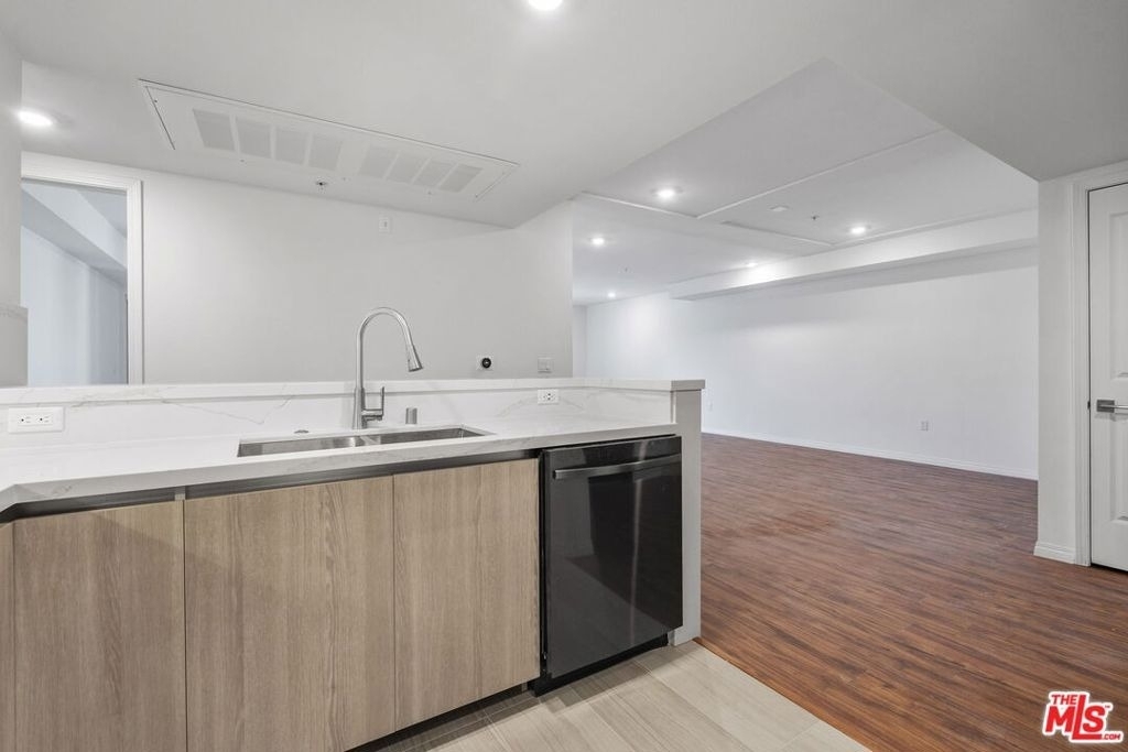 5245 Santa Monica Boulevard - Photo 5