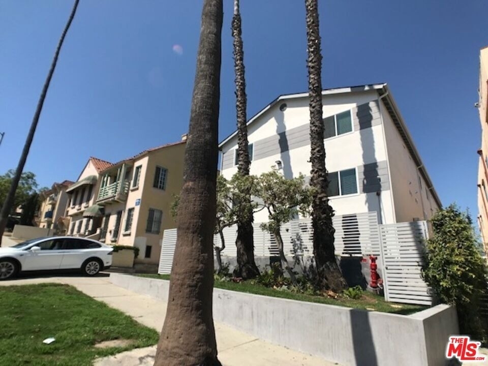601 N Normandie Avenue - Photo 15