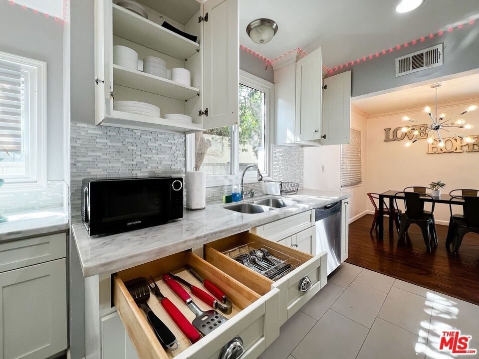 7553 Garden Grove Avenue - Photo 15