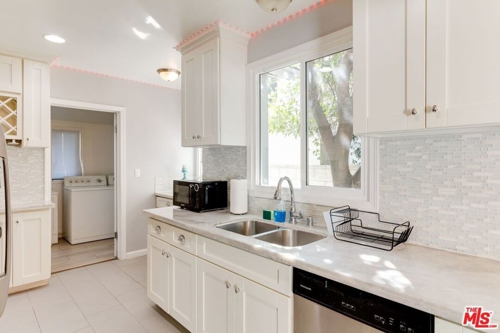 7553 Garden Grove Avenue - Photo 10