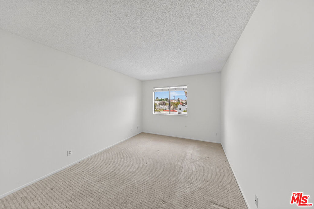1118 Valencia Street - Photo 8