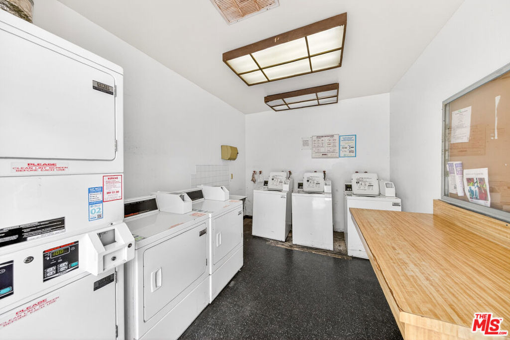 1118 Valencia Street - Photo 24