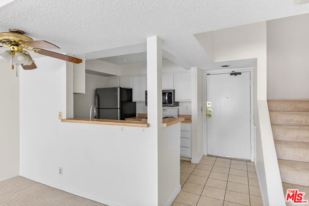 1118 Valencia Street - Photo 6