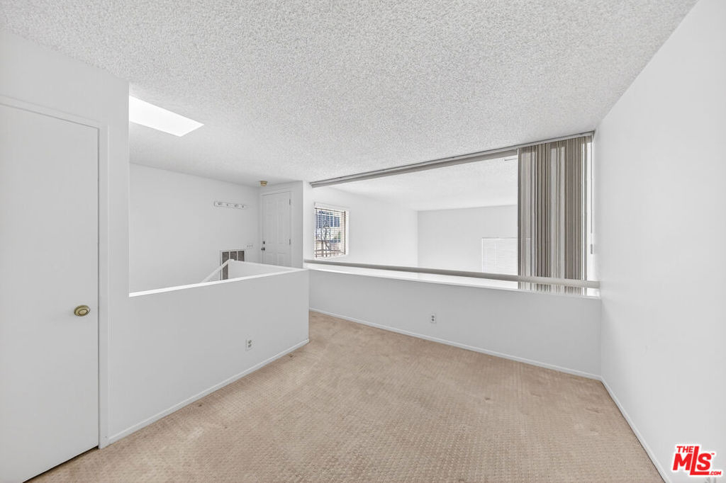 1118 Valencia Street - Photo 13