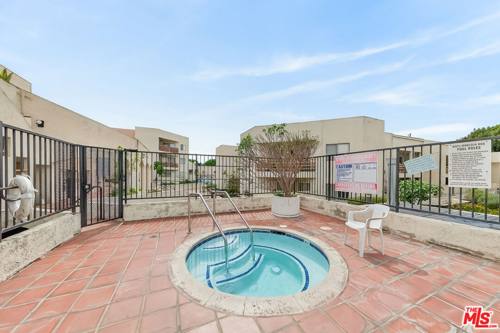 1118 Valencia Street - Photo 25