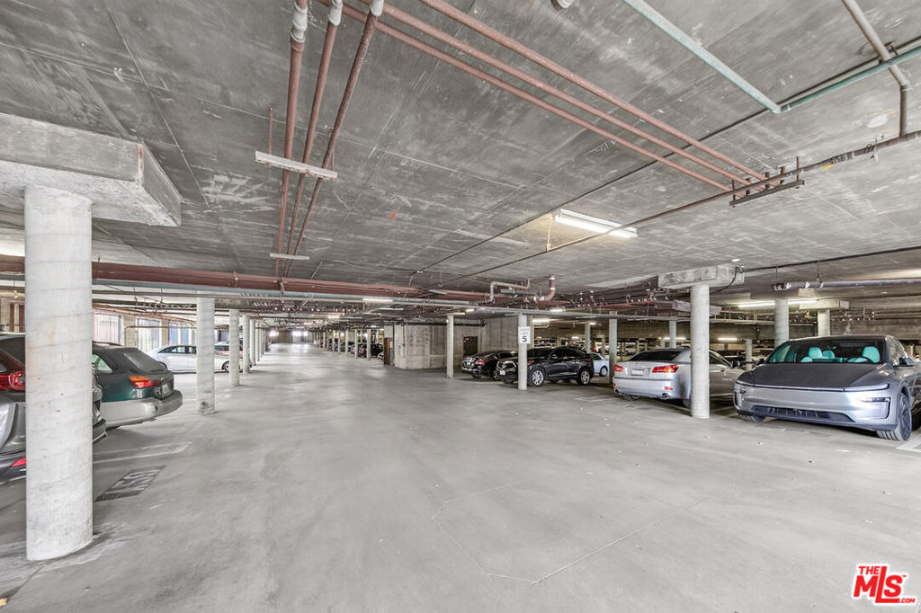 1118 Valencia Street - Photo 22