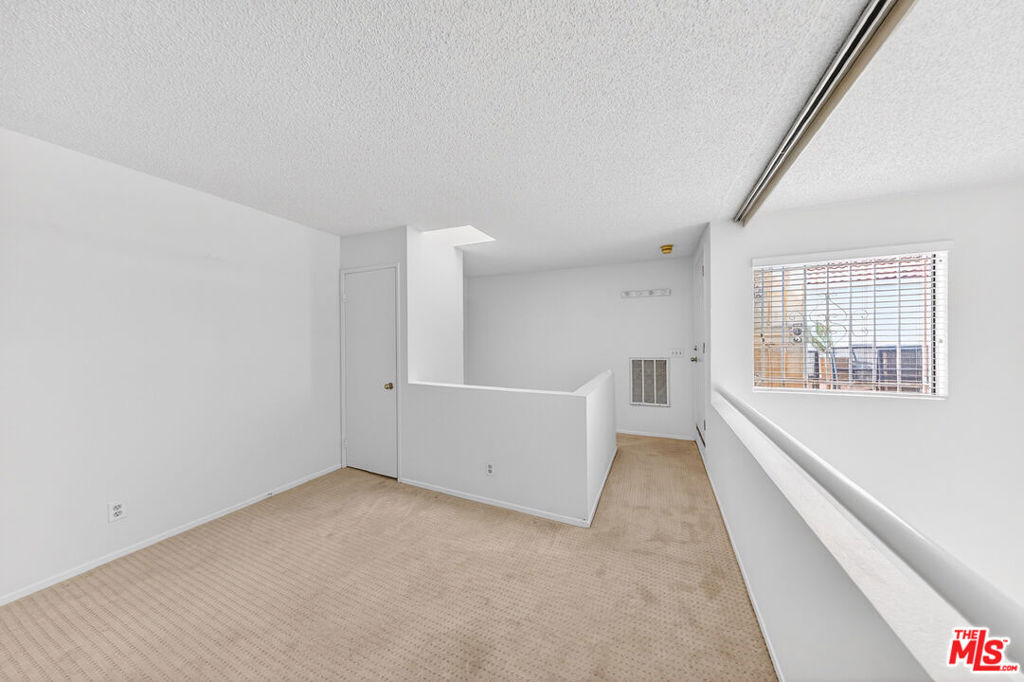 1118 Valencia Street - Photo 14