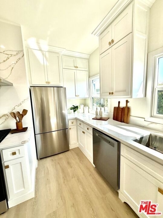 900 N Alfred Street - Photo 11