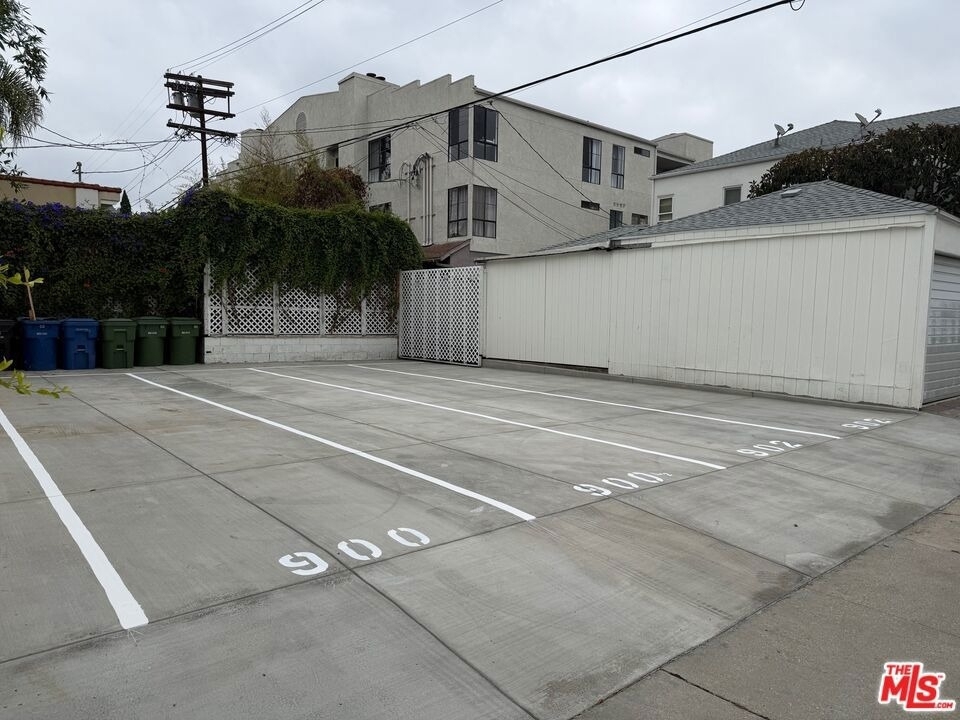 900 N Alfred Street - Photo 24