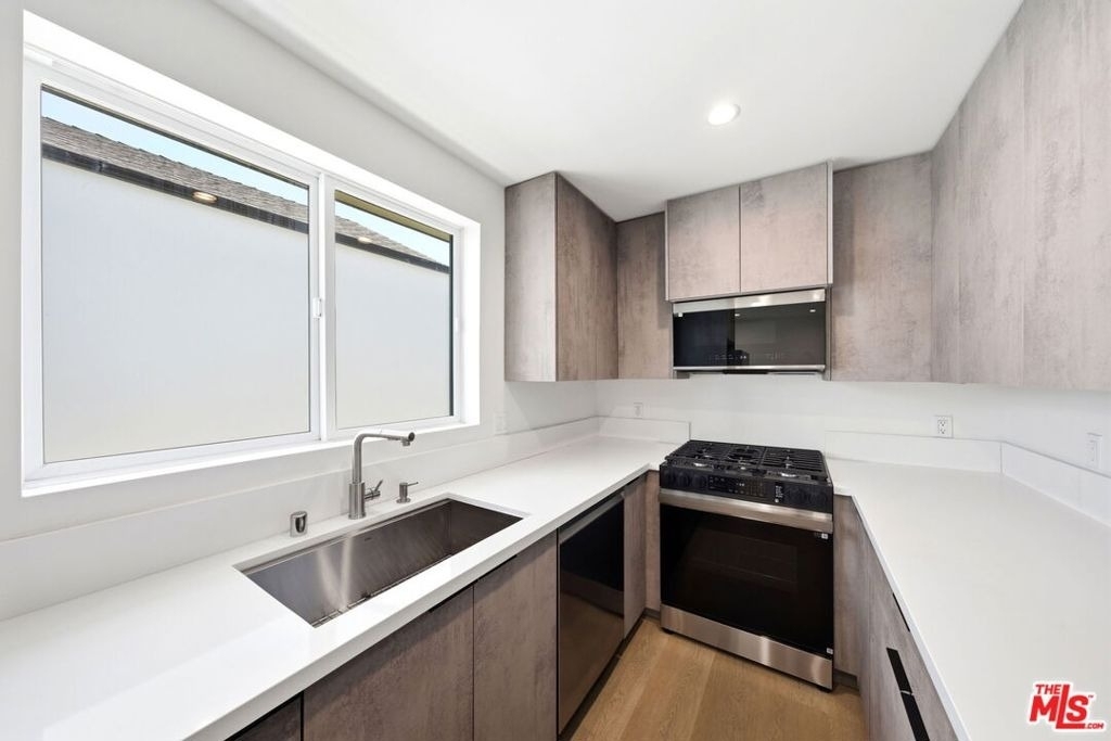 333 6th Avenue - Photo 7