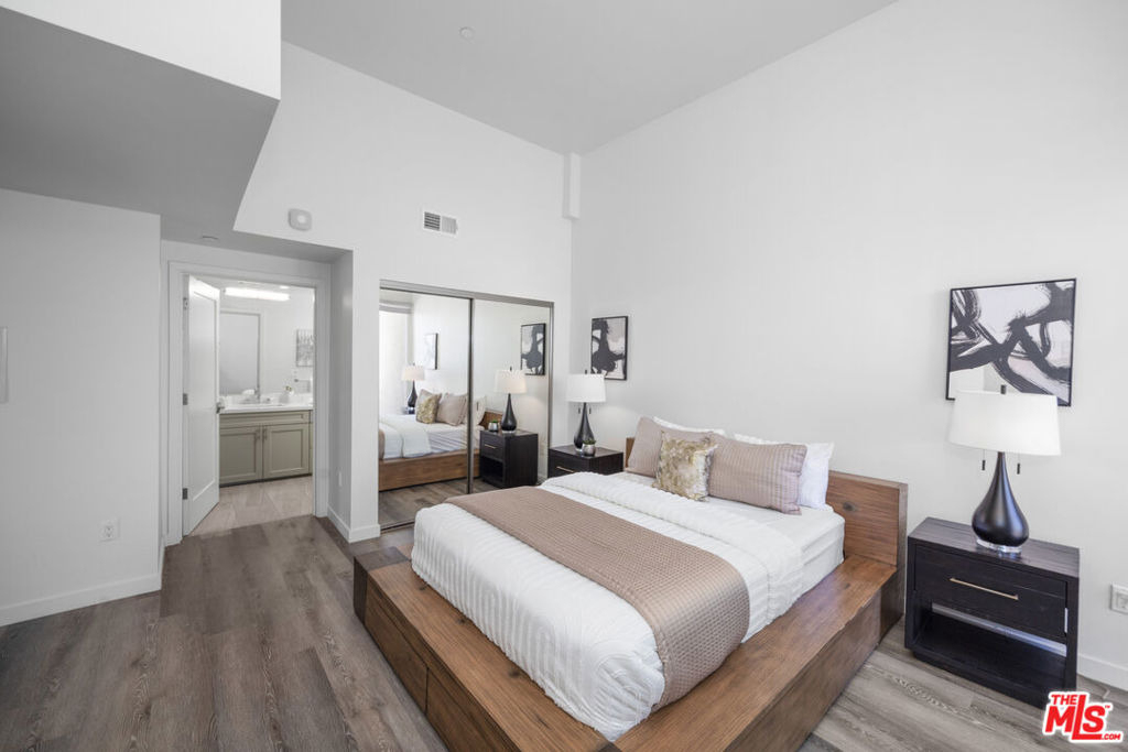 1055 S Serrano Avenue - Photo 20