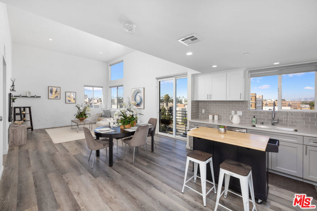 1055 S Serrano Avenue - Photo 2