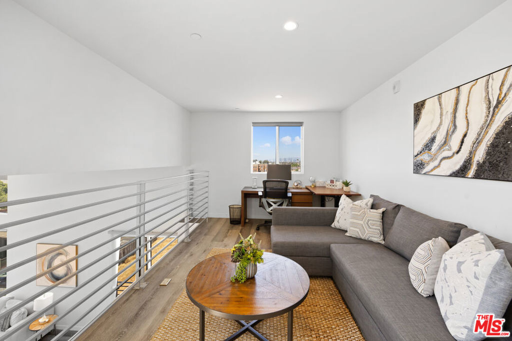 1055 S Serrano Avenue - Photo 23