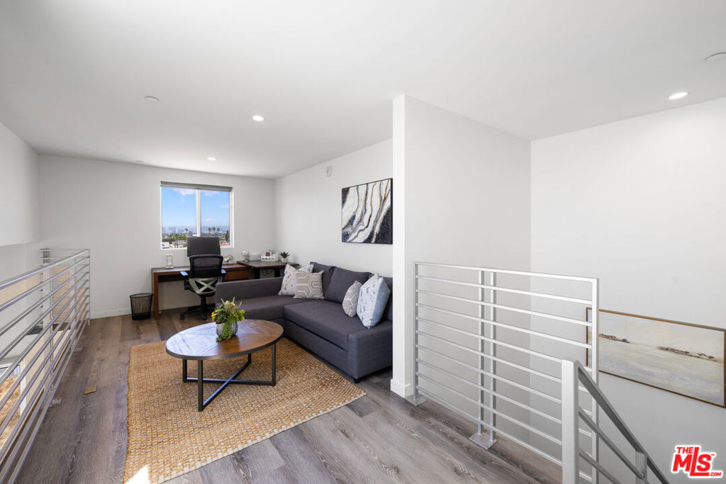 1055 S Serrano Avenue - Photo 25