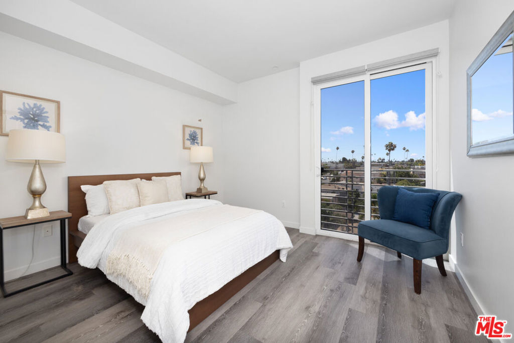 1055 S Serrano Avenue - Photo 15