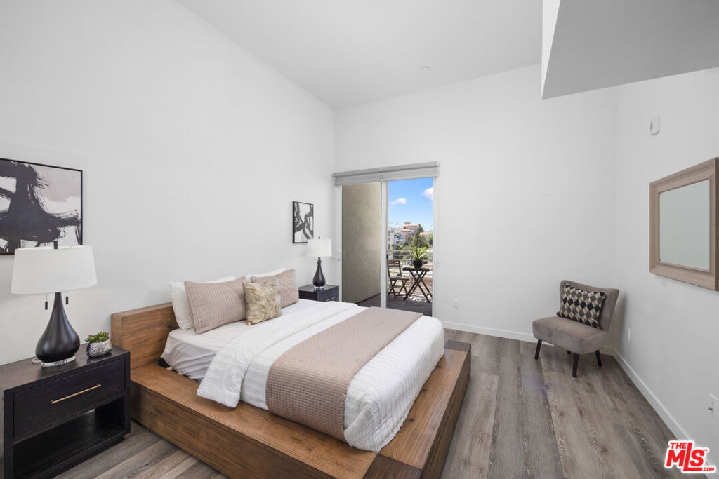 1055 S Serrano Avenue - Photo 18